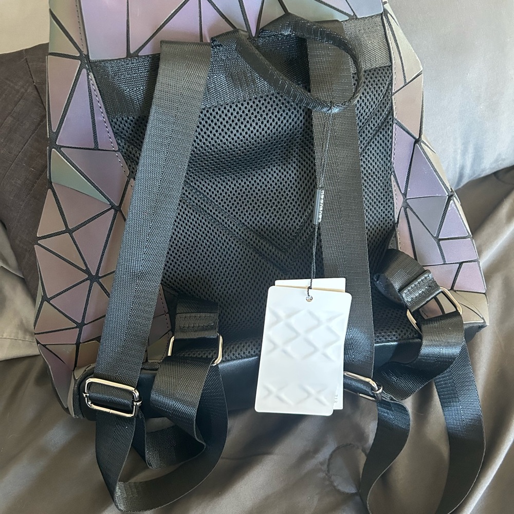 Geometric Glow backpack - Picture 3 of 8